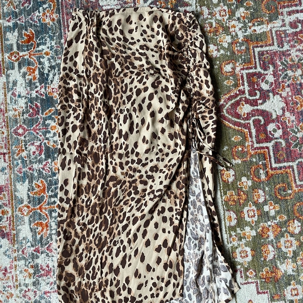 Cheetah print skirt with high slit